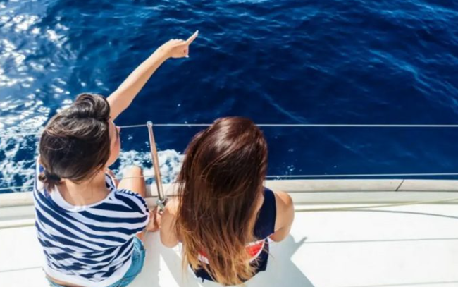 Luxury vs Survival: Two Ways to Experience Life at Sea